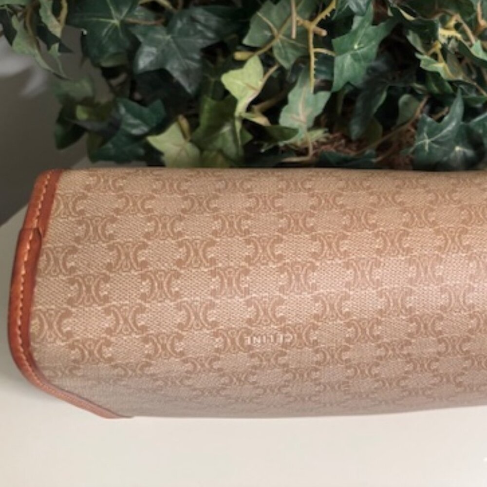 😘CLEAN😘 CELINE Triomphe Macadam Zip Around Document Pouch - Picture 4 of 15
